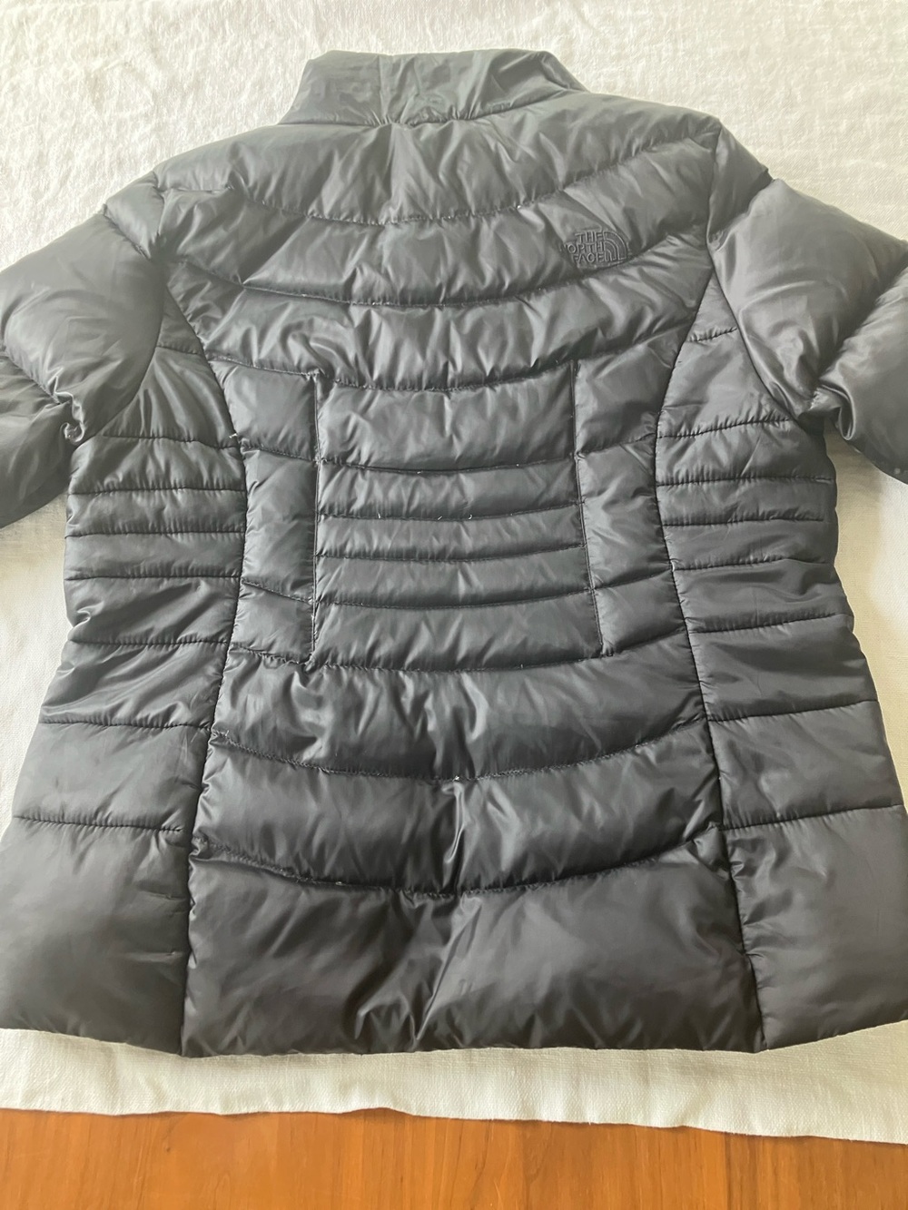 The North Face Black Women's Puffer Jacket - Picture 5 of 5